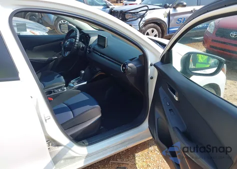 2017 Toyota Yaris Ia z USA, uszkodzony, nr VIN 3MYDLBYV1HY158919